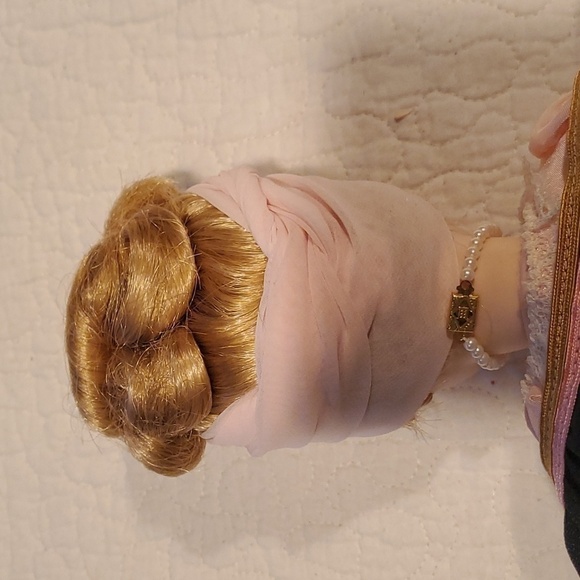 Madame Alexander Martha Randolph #1503 16" Inch Doll with Stand - Picture 14 of 16